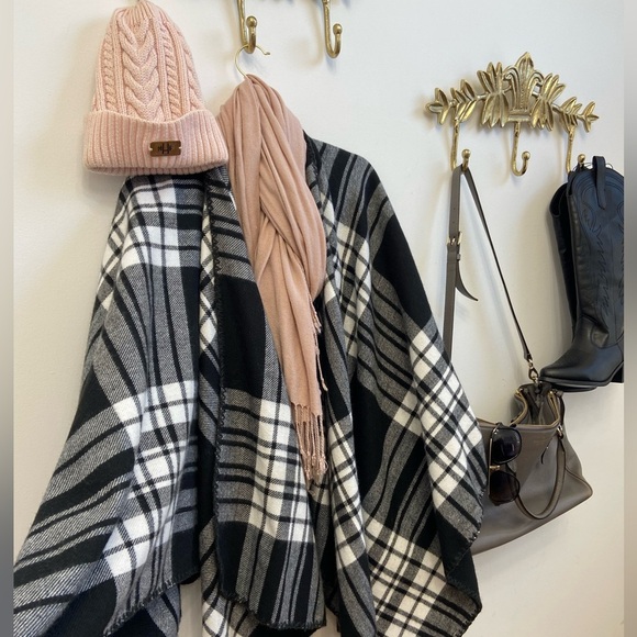Cabin plaid shawl poncho one size - Picture 3 of 5